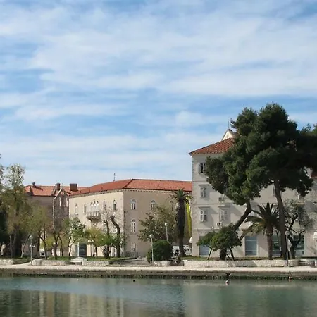 Eliva Trogir